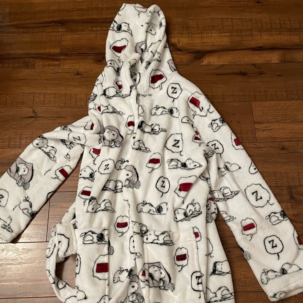 Peanuts sleeping snoopy hooded robe s/m or l/xl